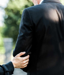 Cérémonie personnalisée par une entreprise de pompes funèbres  